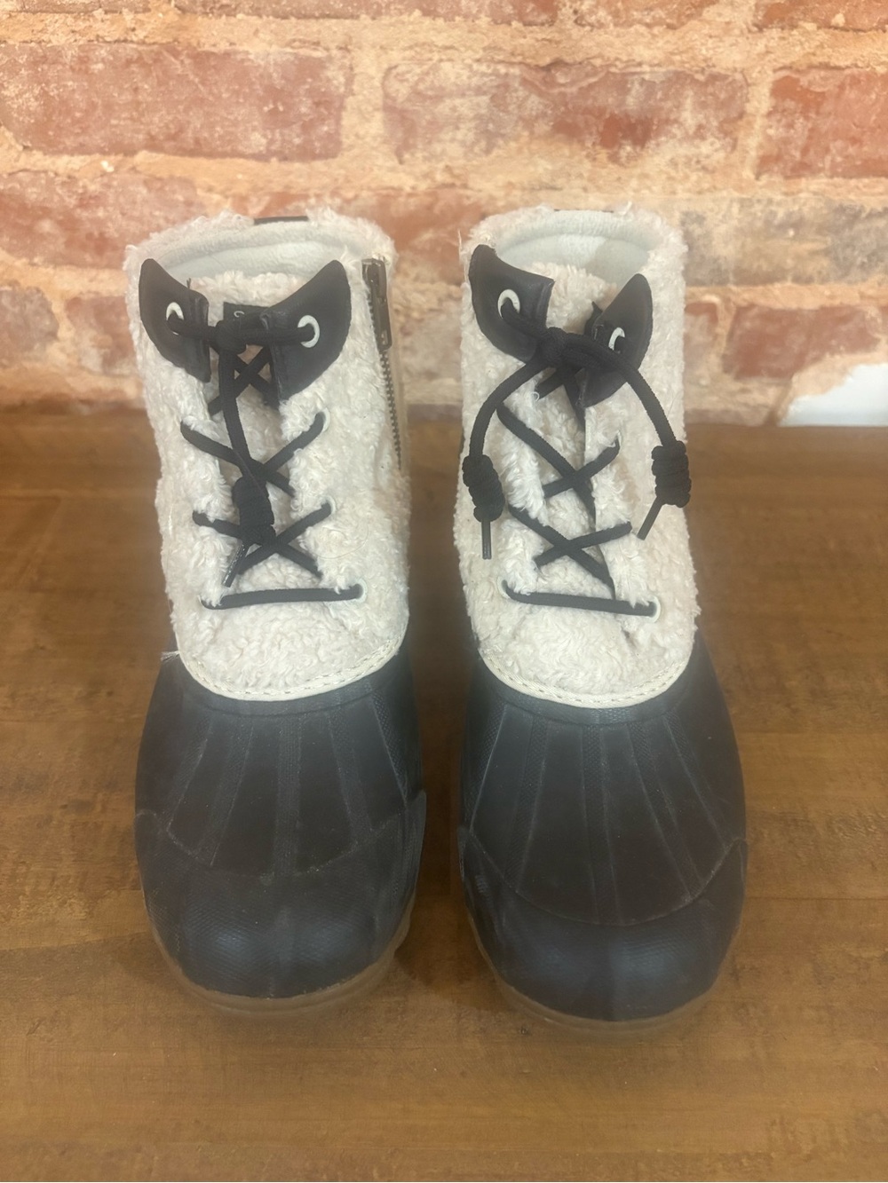 Sperry Black and White Women’s Snow/Rain Boots Size 8 Gently Used